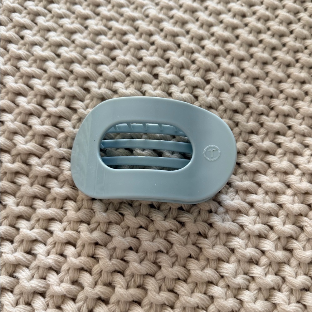 Large flat round hair clip